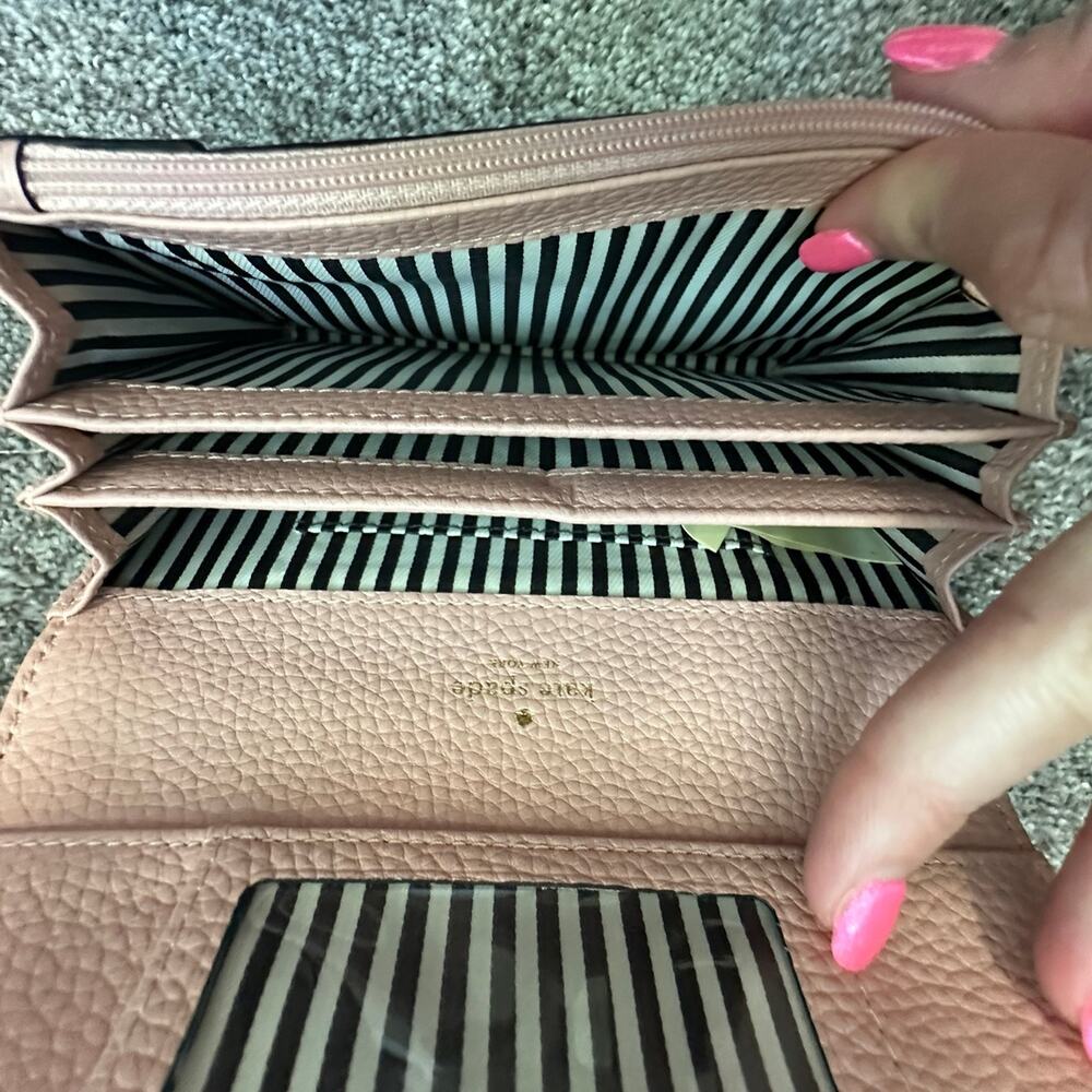 Kate Spade pink wallet with wrist strap - Picture 8 of 8